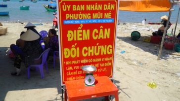 Điểm cân đối chứng ở bến hải sản làng chài Mũi Né, TP Phan Thiết. Ảnh: Việt Quốc